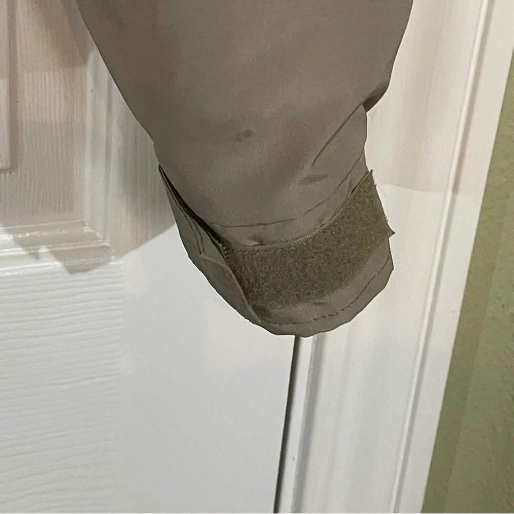 Men's Magellan Outdoors Beige Zipup Jacket - Picture 5 of 5